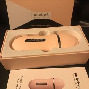New in box Melodysusie ultrasonic Skin Scrubber